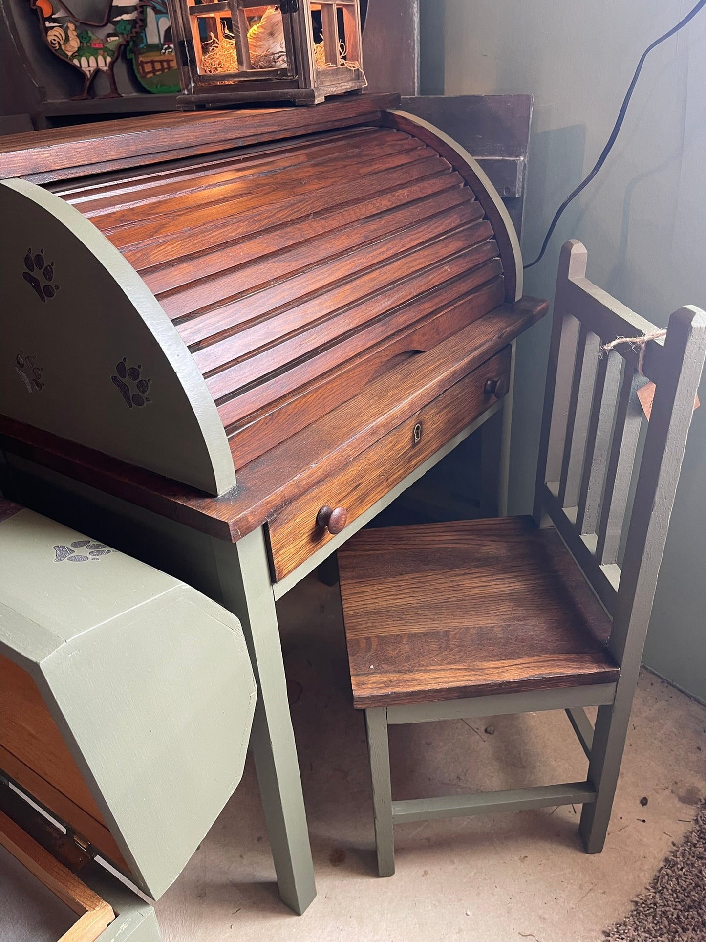 Adirondack-Themed 3-Piece Vintage Children’s Desk & Trunk Set