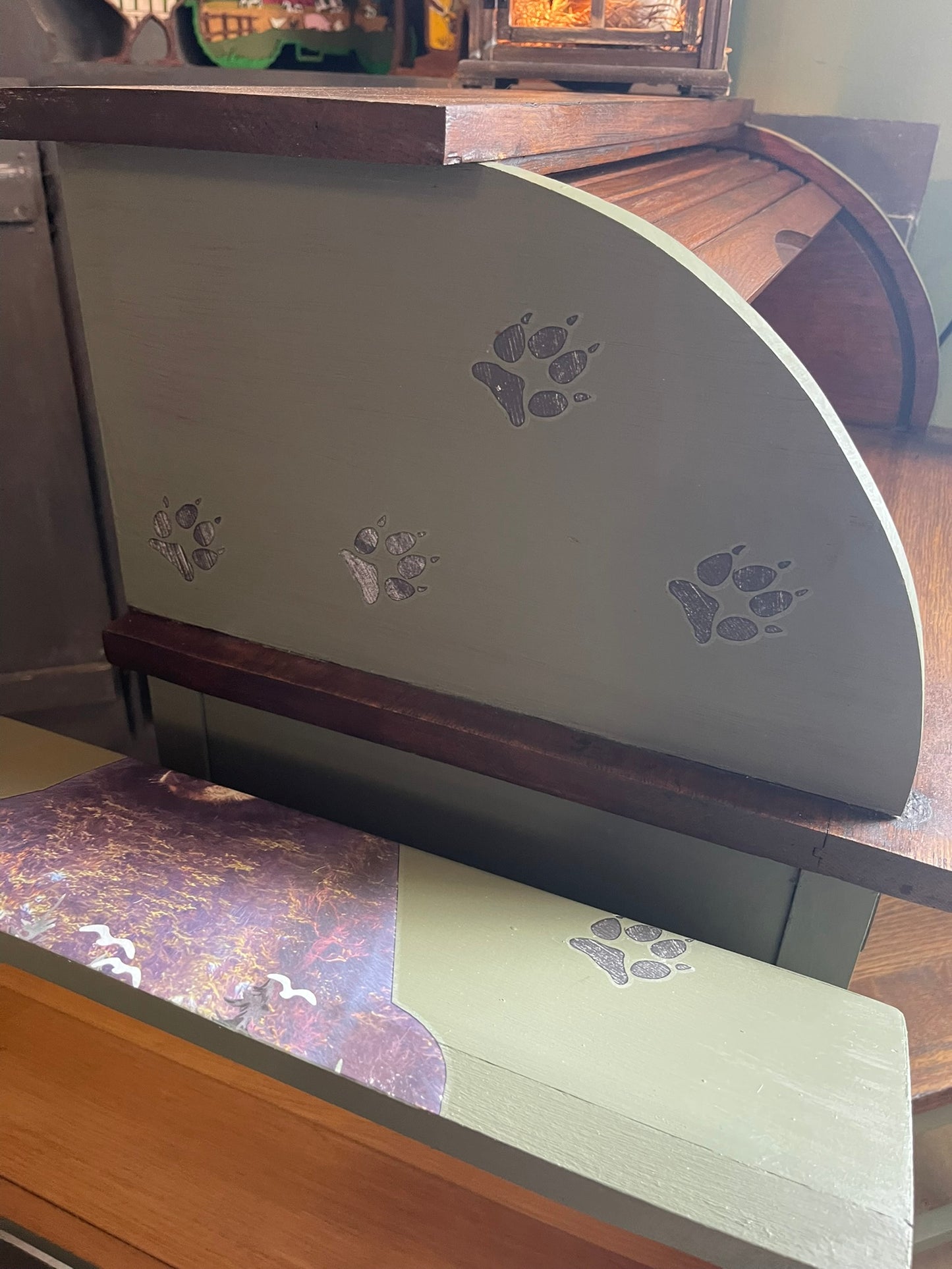 Adirondack-Themed 3-Piece Vintage Children’s Desk & Trunk Set