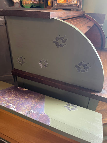 Adirondack-Themed 3-Piece Vintage Children’s Desk & Trunk Set