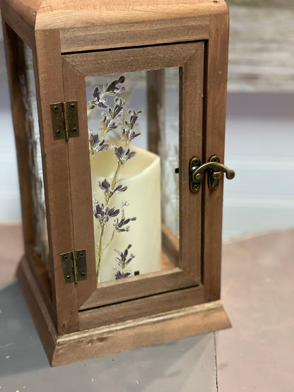 Elegant Vintage Charm Lantern