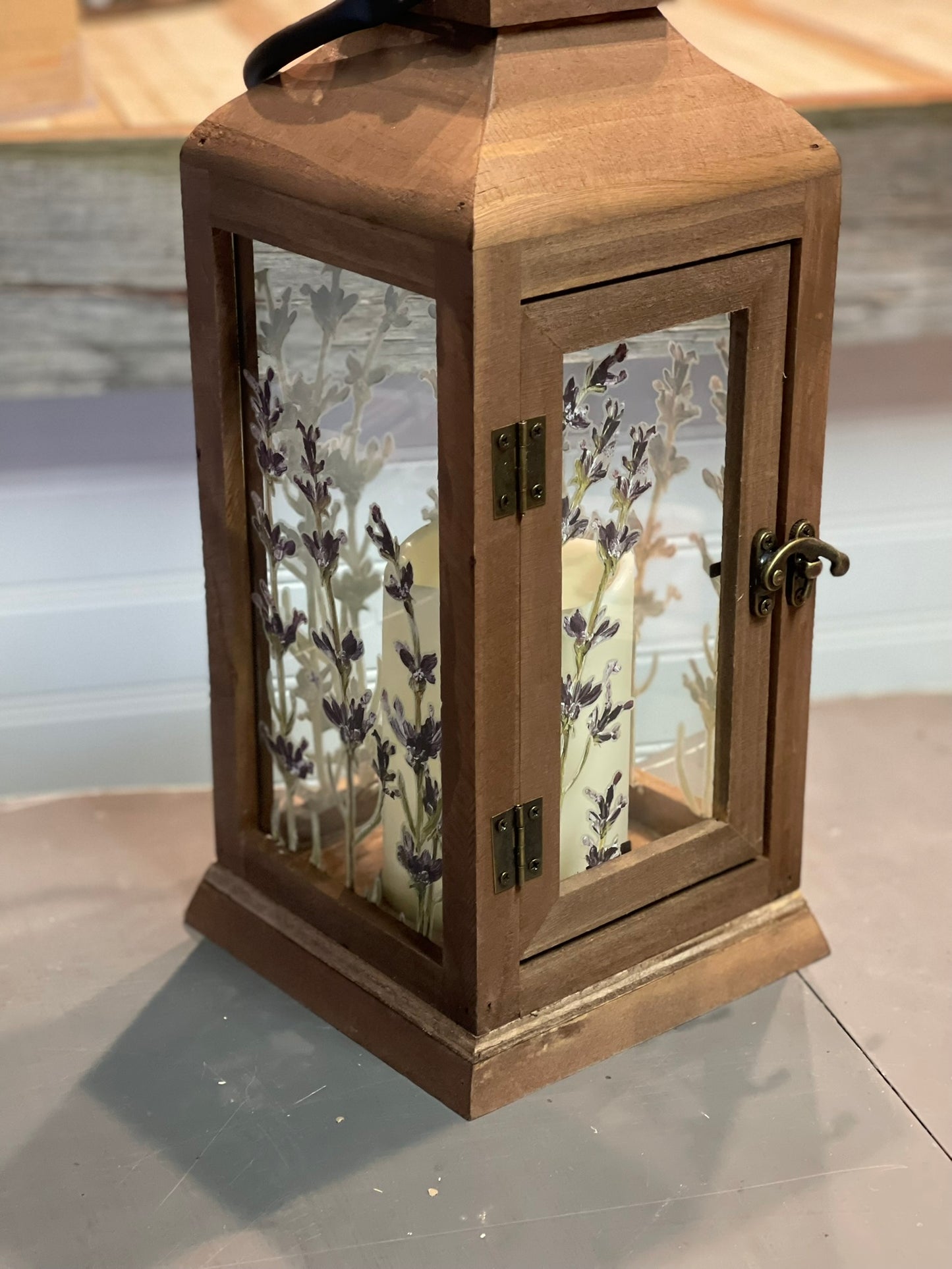Elegant Vintage Charm Lantern