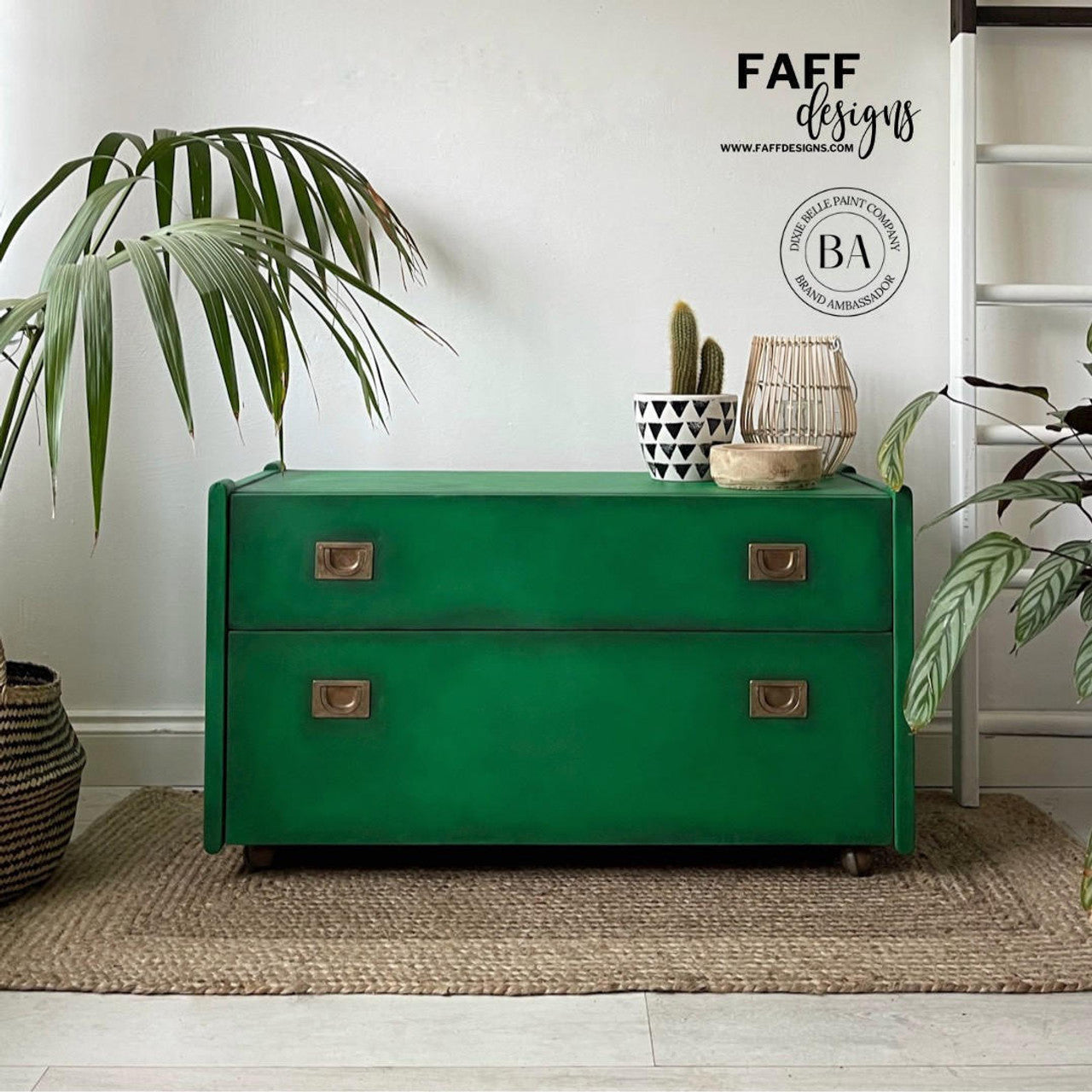 Tree Frog Green Chalk Mineral Paint