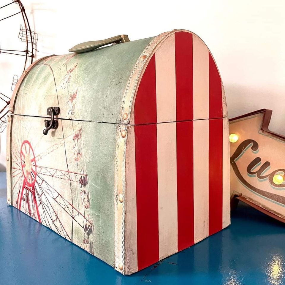 Ferris Wheel decoupage paper on furniture