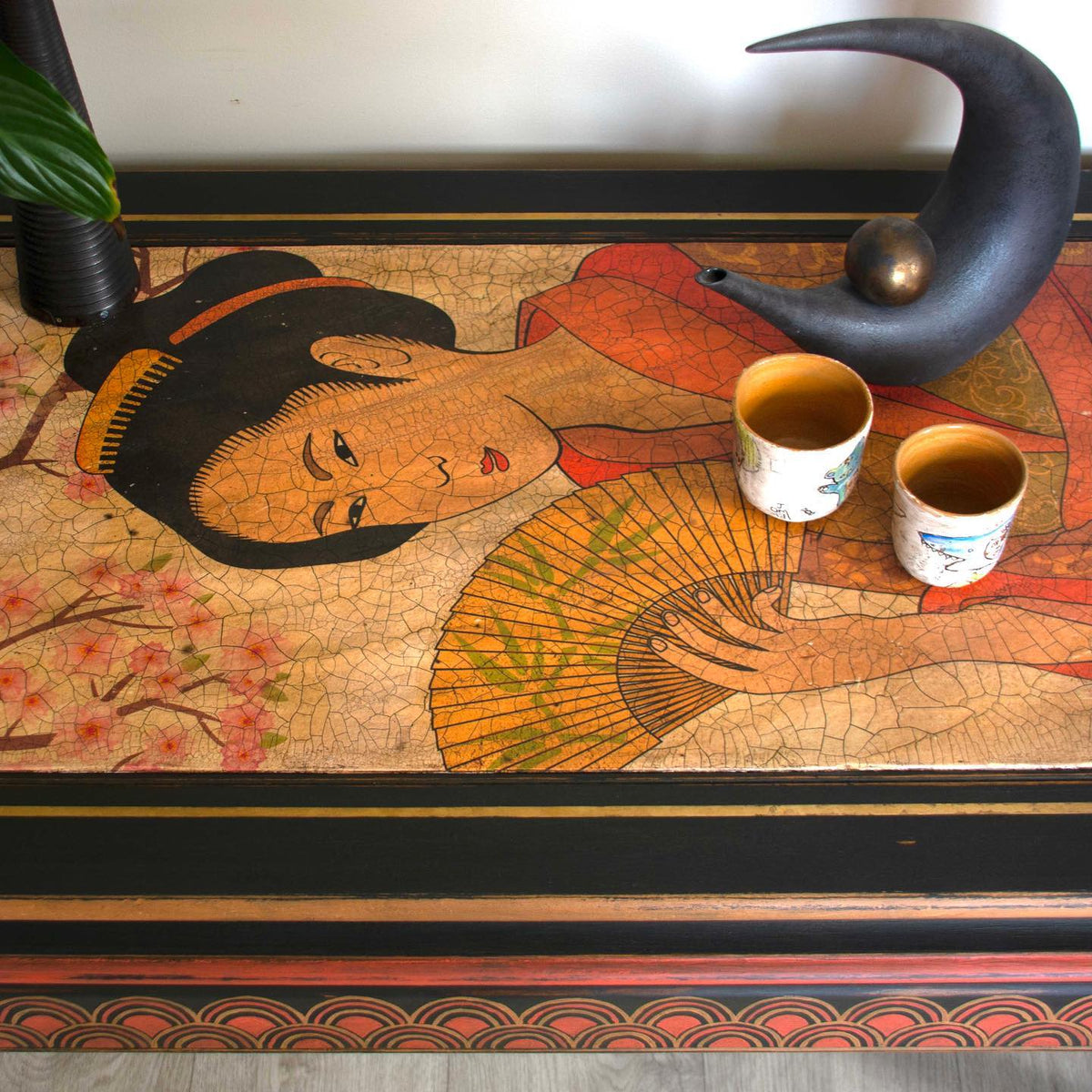 Geisha decoupage paper on furniture