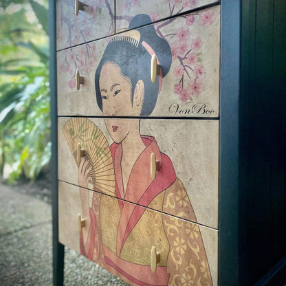 Geisha decoupage paper on furniture