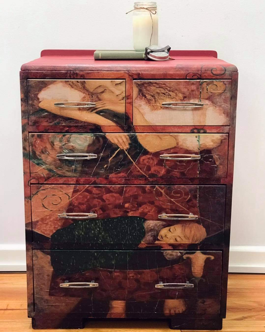 Sleep decoupage paper on furniture