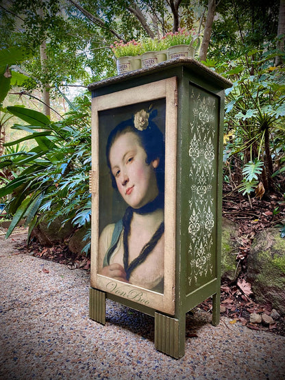 The Look decoupage paper on furniture