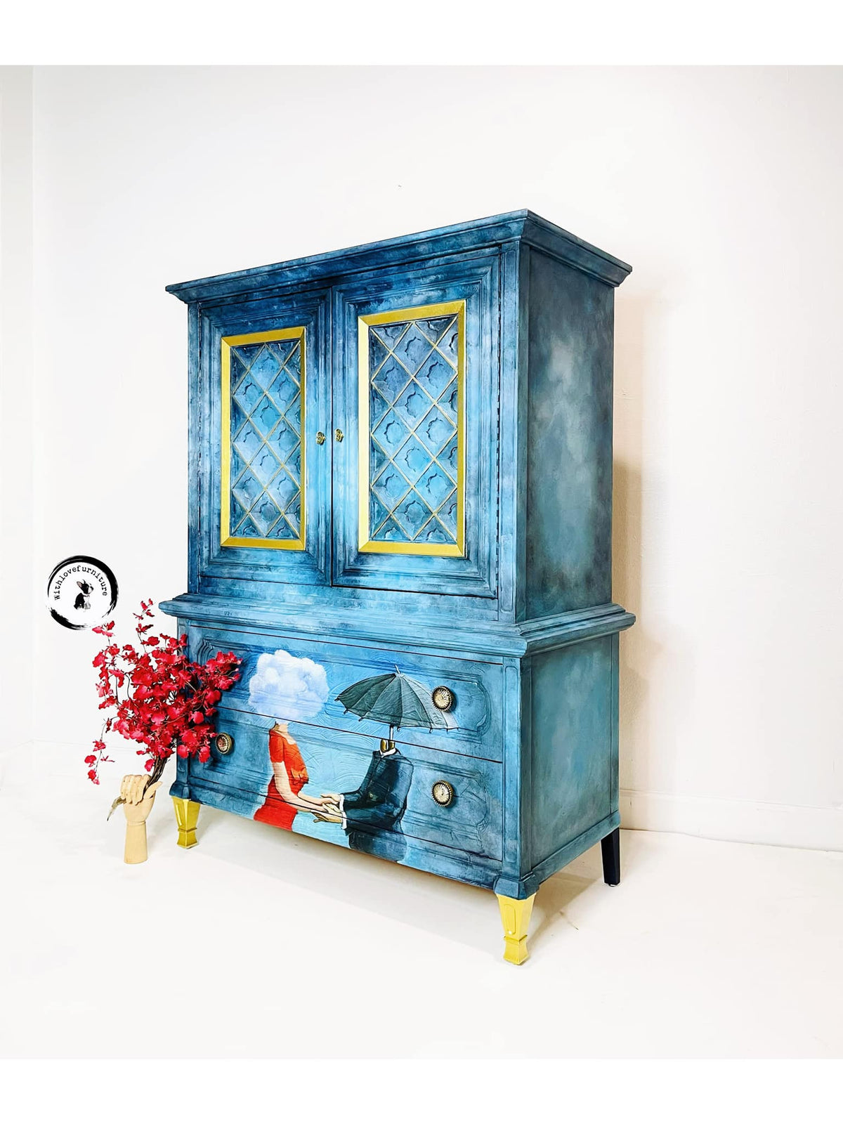 Umbrella decoupage paper on furniture