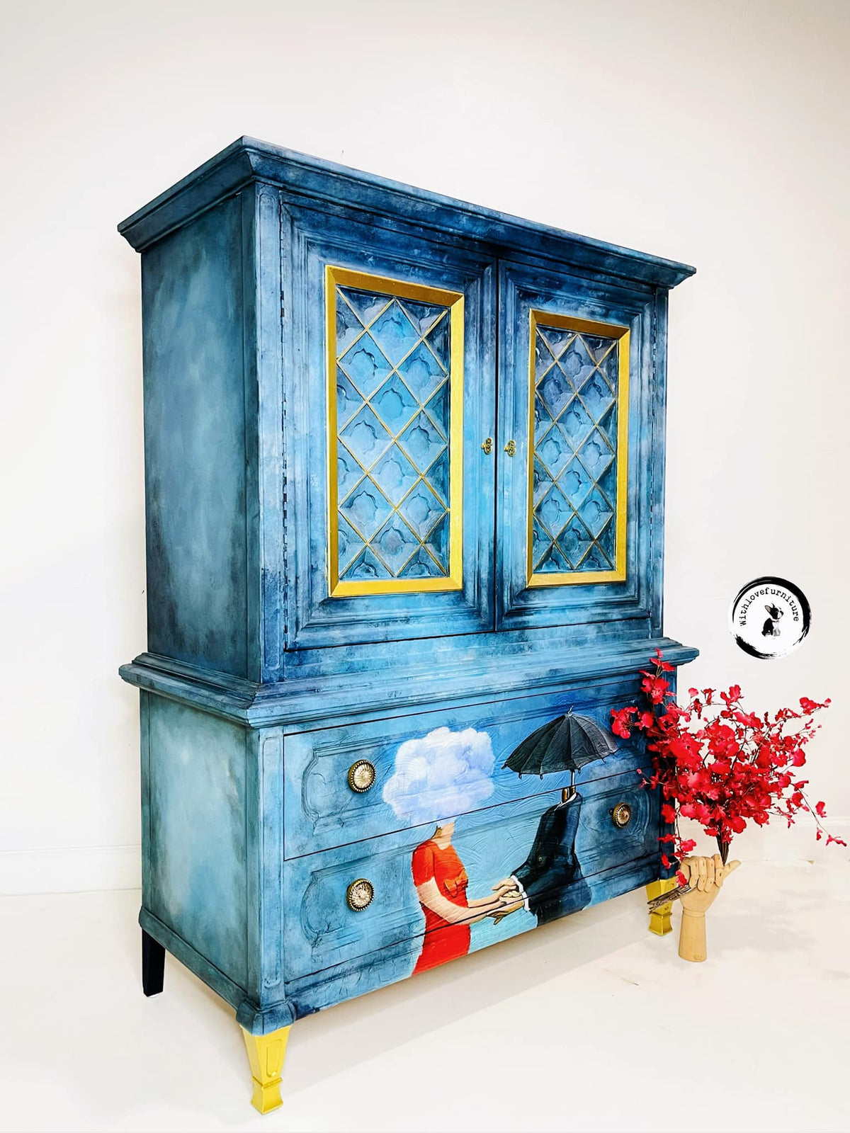 Umbrella decoupage paper on furniture